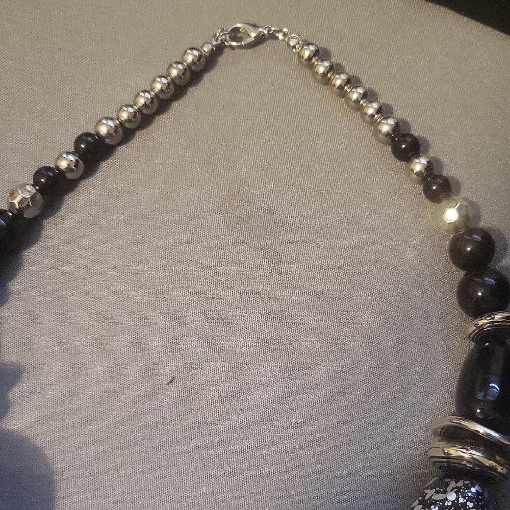 Black and Silver Necklace - Picture 3 of 3